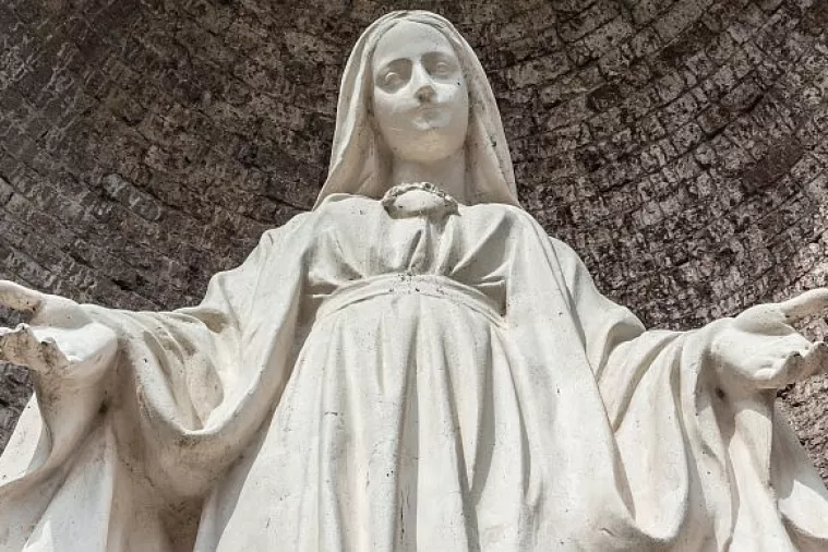 Papa: Žena koja se ukazuje u Međugorju 'nije Isusova majka'