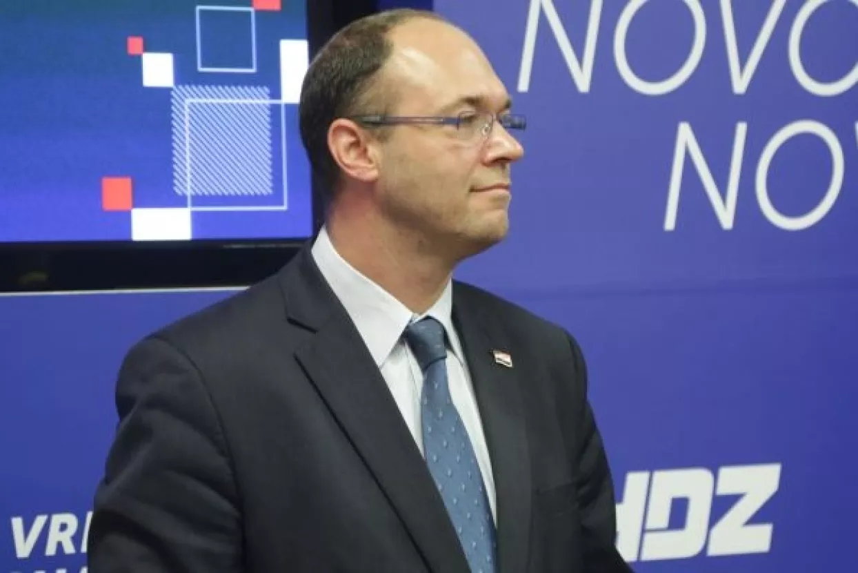 Stier: Žao mi je zbog raskida koalicije, bilo bi pošteno izaći na nove izbore