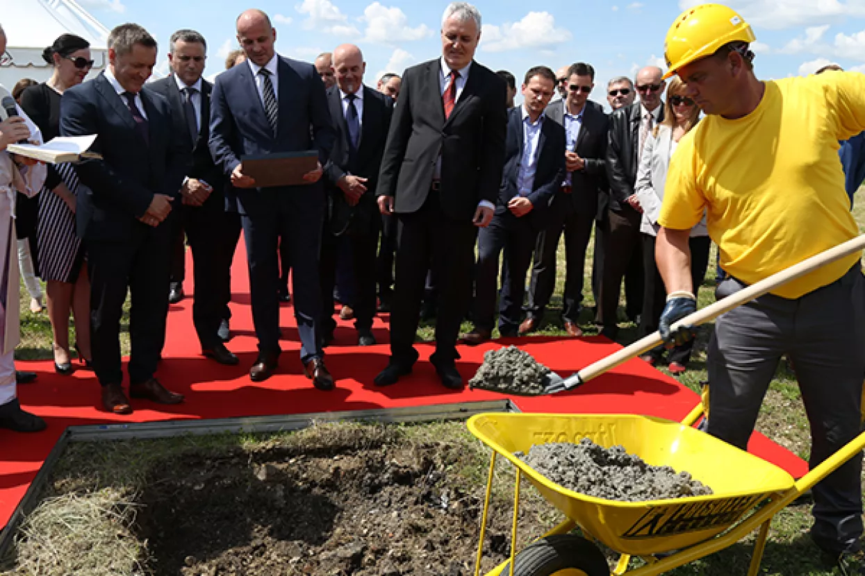 FOTO: Položen kamen temeljac za najveću investiciju Hrvatske pošte u 70 godina