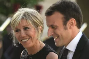 Berlusconi: Macron ima 'lijepu mamu'