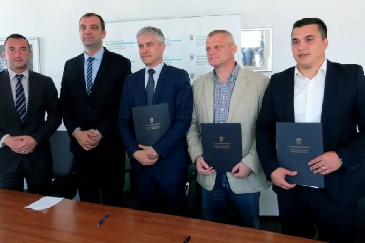 Potpisan sporazum koji će zaustaviti ispuštanje otpadnih voda unutar NP Plitvička jezera