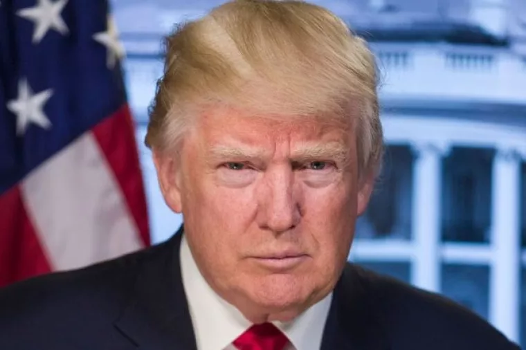 FOTO: Trump potpisuje 110 milijardi dolara vrijedan ugovor o prodaji oružja Saudijskoj Arabiji