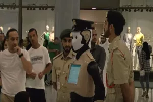 VIDEO: 'Robocop' sa smislom za humor preuzeo dužnost u Dubaiju
