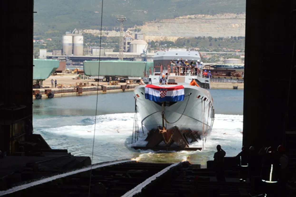 FOTO: Porinut prototip prvog obalnog ophodnog broda