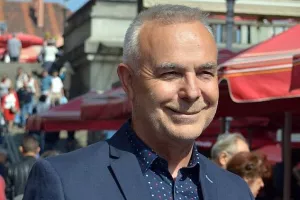 Devetoro istaknutih liberala napustilo HNS