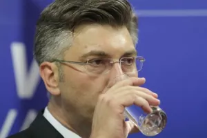 Plenković: Hrvatska ni na koji način nije vezana presudom Arbitražnog suda