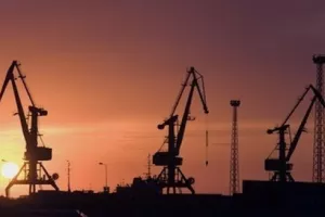 Najveći polugodišnji pad cijena nafte u dvadeset godina