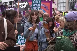 VIDEO: U Londonu veliki prosvjed protiv May i štednje