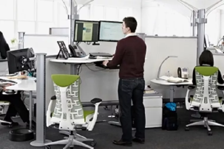 Pametni radni stolovi neće vam dopustiti da sjedite