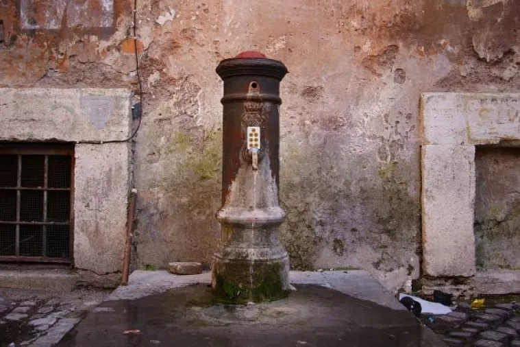 Rimljani strahuju od dehidracije zbog gašenja uličnih pumpi za vodu