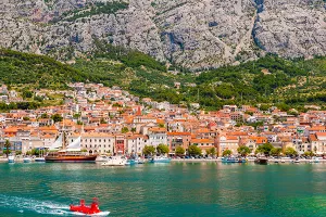 Prva velika smjena turista: Udarni srpanjski vikend na Makarskoj rivijeri