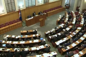 Smjena članova NO HRT-a u Saboru rasplamsala 'kreativnu' raspravu