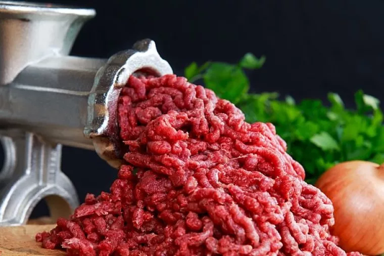 Razbijen međunarodni lanac koji je lošu konjetinu podvaljivao kao skupu teletinu