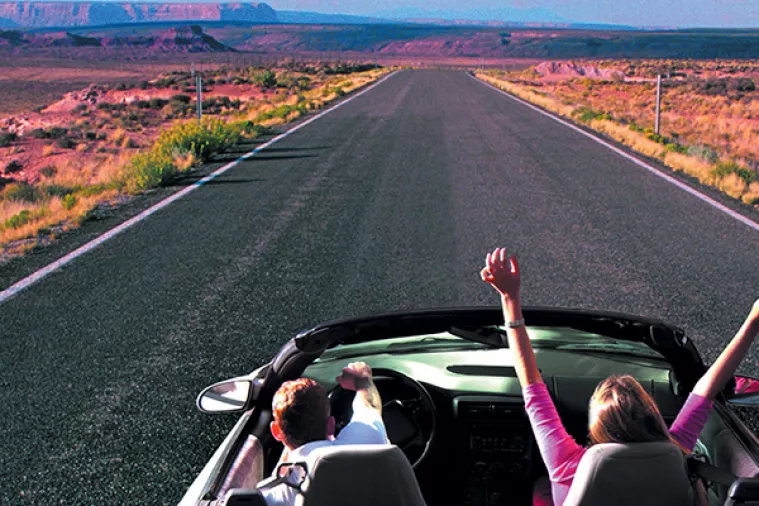 Službeni automobil: Poslodavac može platiti i gorivo i poreze za put na more, ali ne i cestarinu