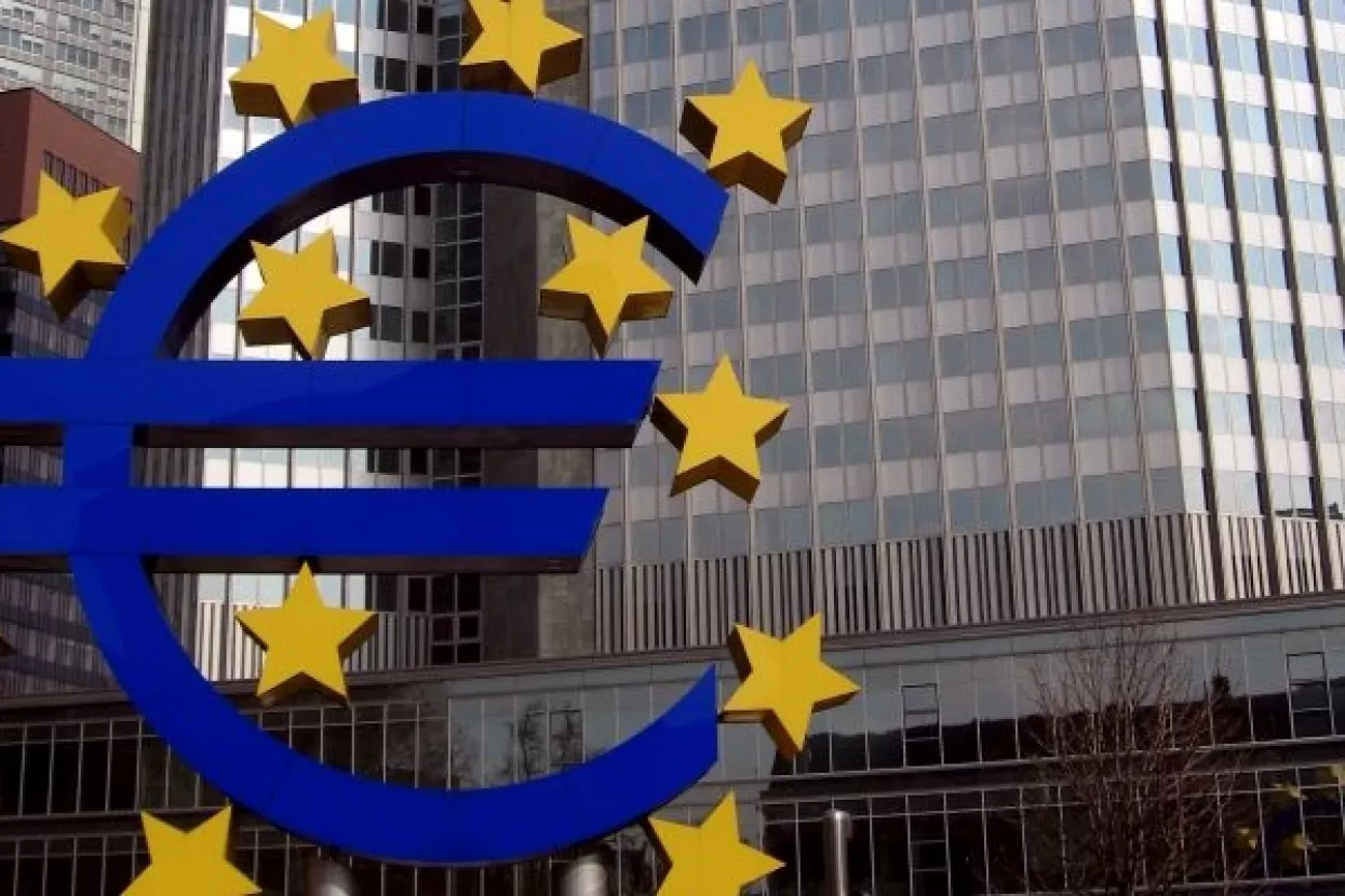 Gospodarski rast eurozone usporavaju slabije aktivnosti privatnog sektora