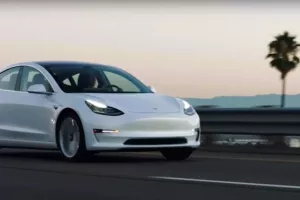 VIDEO: Isporuka je tek krenula, a Model 3 već ima više od pola milijuna rezervacija