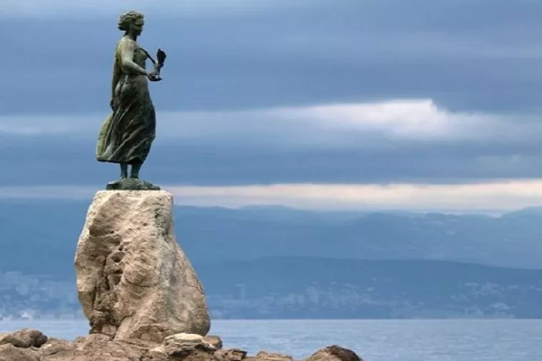 Grad Opatija za prvo novorođenče poklanja 10, drugo 15, a treće 20 tisuća kuna