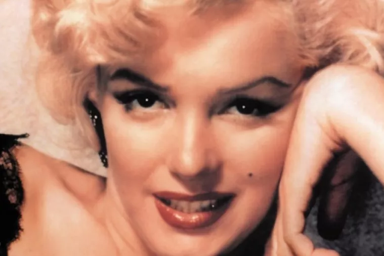 Na aukciji nikad viđene fotografije Marilyn Monroe s njezinog posljednjeg foto sessiona