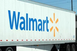 Walmart se ispričao zbog oružja među školskom opremom