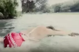 VIDEO: Sit prometnih gužvi Nijemac na posao krenuo plivajući