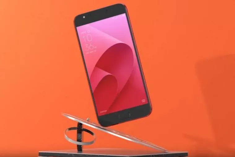 VIDEO: Asus predstavio chic telefone za ljubitelje selfija
