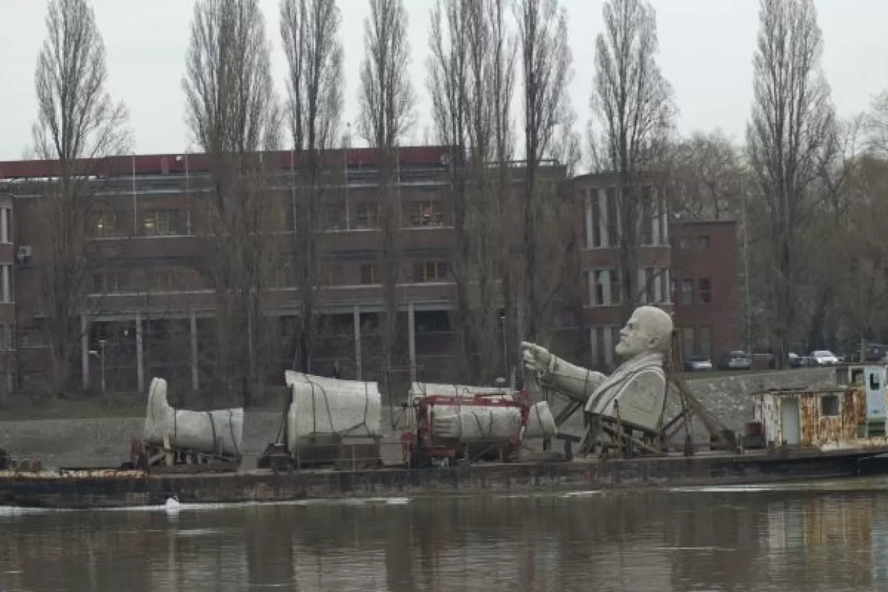 Ukrajina uklonila svih 1320 statua Lenjina