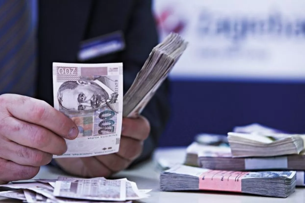 DZS: Prosječna neto plaća za lipanj iznosila je 6.005 kuna