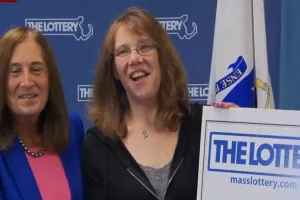 Powerball: Majka obitelji koja je dobila rekordni jackpot odmah ostavila posao