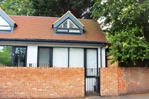 Ovi Britanci žive u nekadašnjim javnim toaletima i super im je