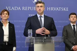 Stipić Plenkoviću: Ako ima novca za diplomate, trebalo bi biti i za djelatnike javnih službi