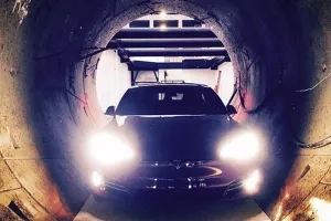 Musk provozao Model S kroz testni hyperloop tunel