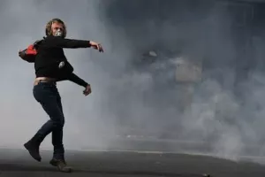 VIDEO: 'Lijenčine' na velikom prosvjedu protiv liberalizacije tržišta rada u Francuskoj