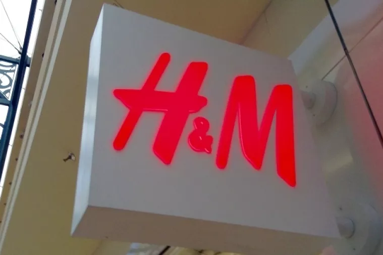Rast kvartalnih prihoda H&M-a zakočili veliki ljetni popusti