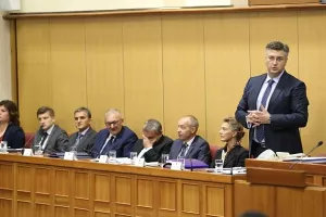 Aktualni sat: SDP-ovci u žestokoj ofenzivi pozivali premijera da ponudi ostavku