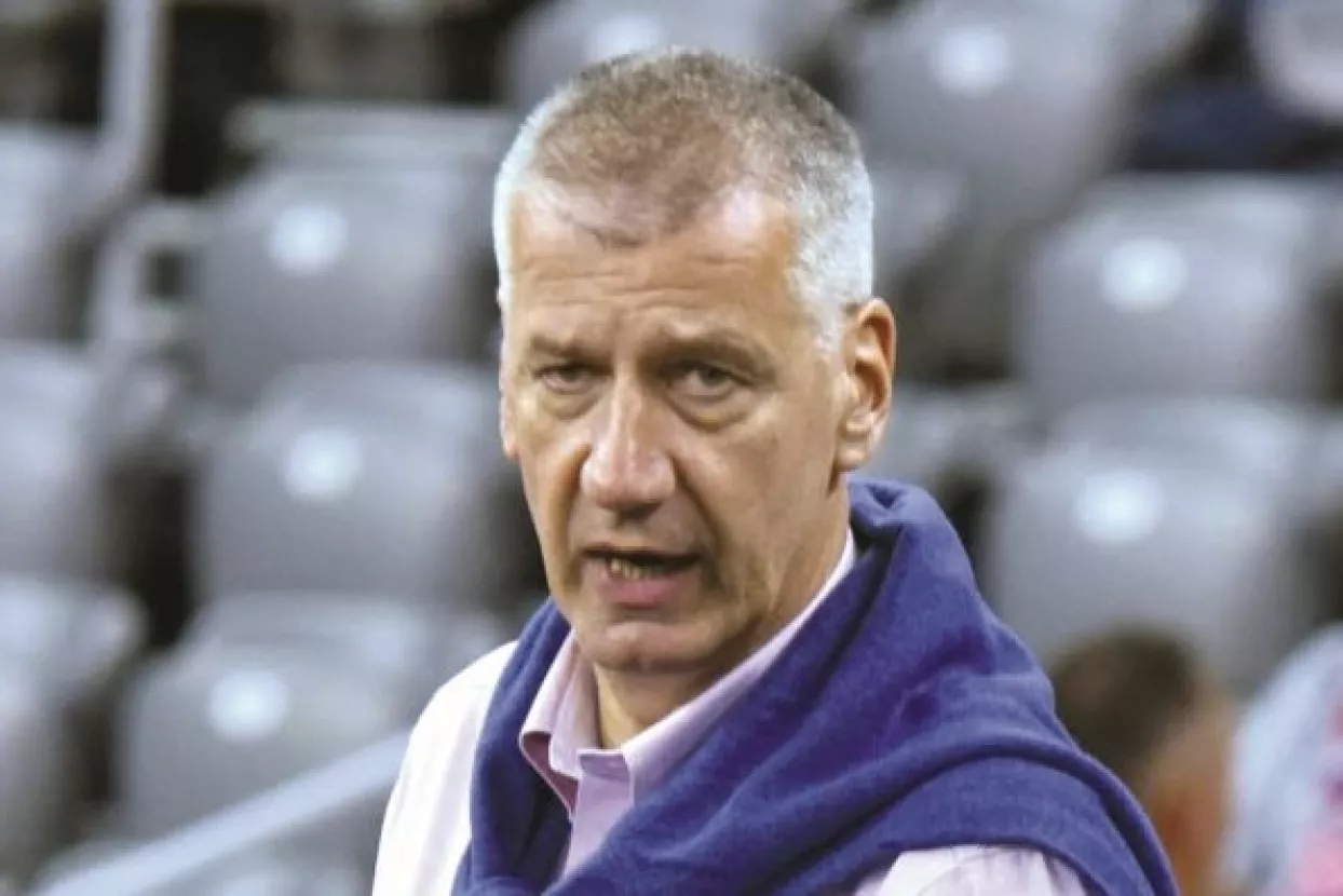 Zemlja između zlata i srebra