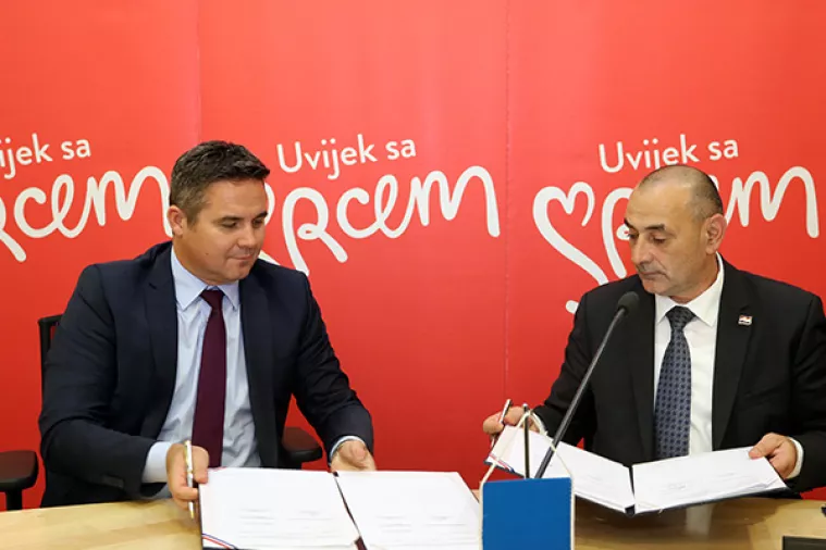 Pucar i Medved potpisali Sporazum o suradnji Podravke i braniteljskih zadruga