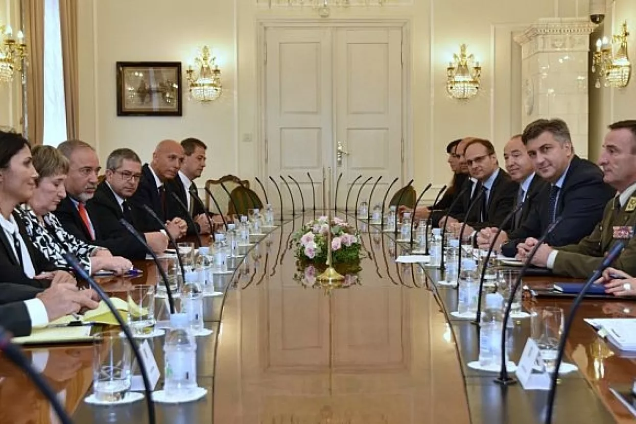 Krstičević i Lieberman o širenju obrambene suradnje, borbenom zrakoplovu