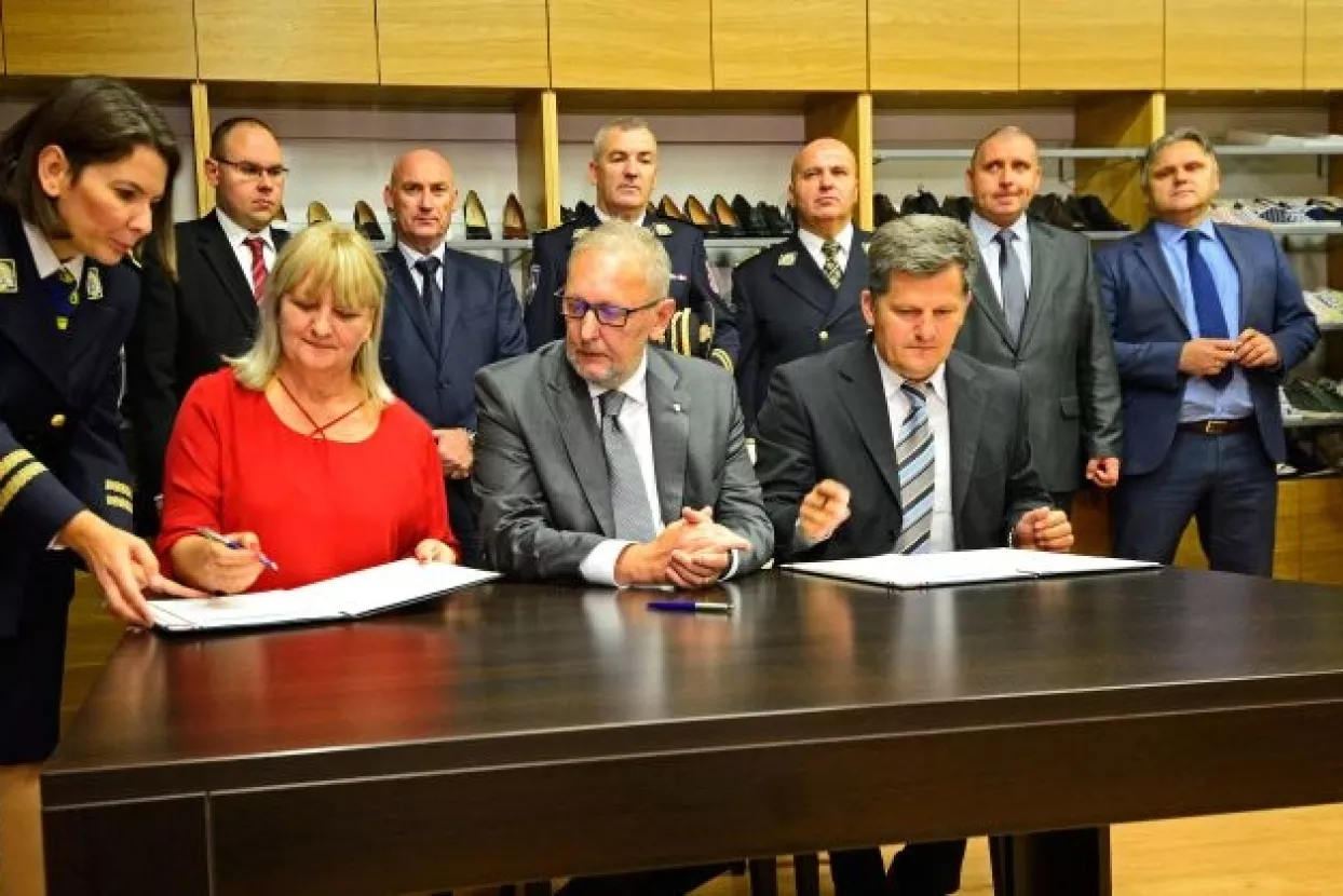 Zimske čizme i gležnjače: Borovu ugovor o proizvodnji obuće za policiju vrijedan 8,6 milijuna kn