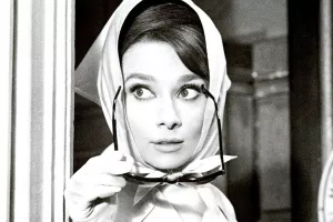 Scenarij 'Doručka kod Tiffanyja' s tirkiznom tintom Audrey Hepburn prodan za 600 tisuća funti