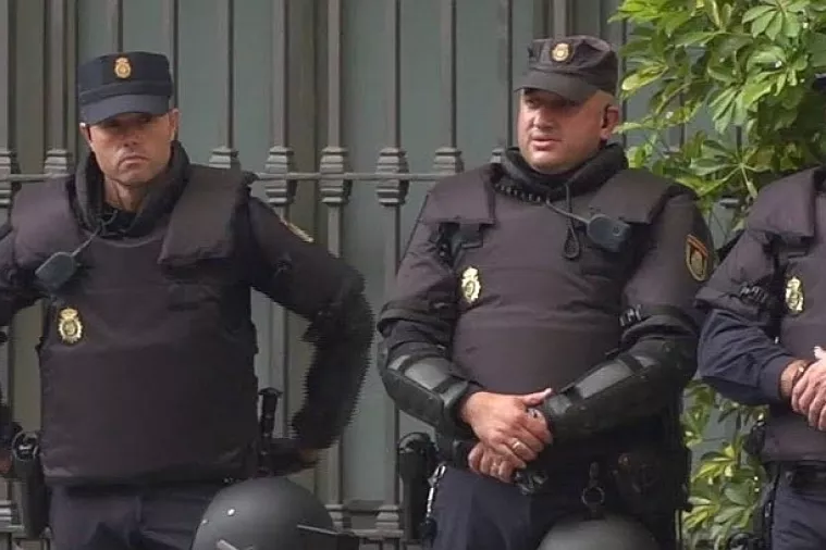 Referendum o neovisnosti: Interventna policija plijeni glasačke kutije u Kataloniji