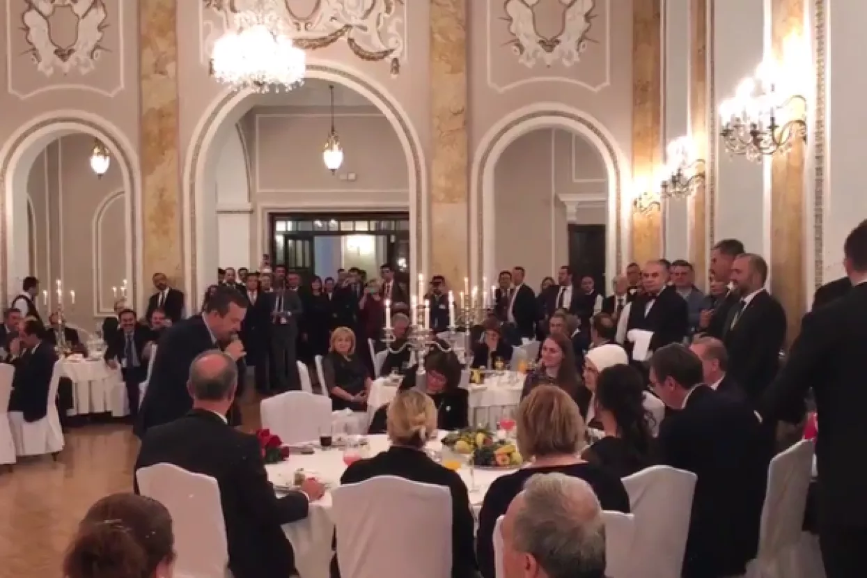 VIDEO: Razdragani Dačić zapjevao Erdoganu na turskom