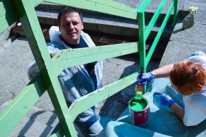 Tele2 djelatnici zasukali rukave i uljepšali prostorije i okoliš Centra za odgoj i  obrazovanje Lug