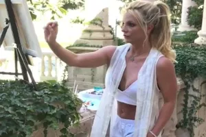 Britney Spears proživljava renesansu - slika slušajući Mozarta