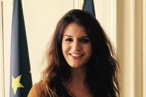 U Francuskoj predložena novčana kazna za razvratno udvaranje ženama na ulici