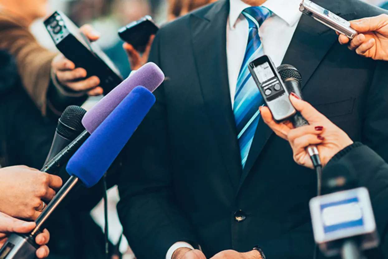 Lider traži novinare