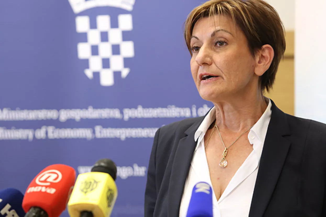 Nakon manjeg operacijskog zahvata potpredsjednica Vlade na bolovanju