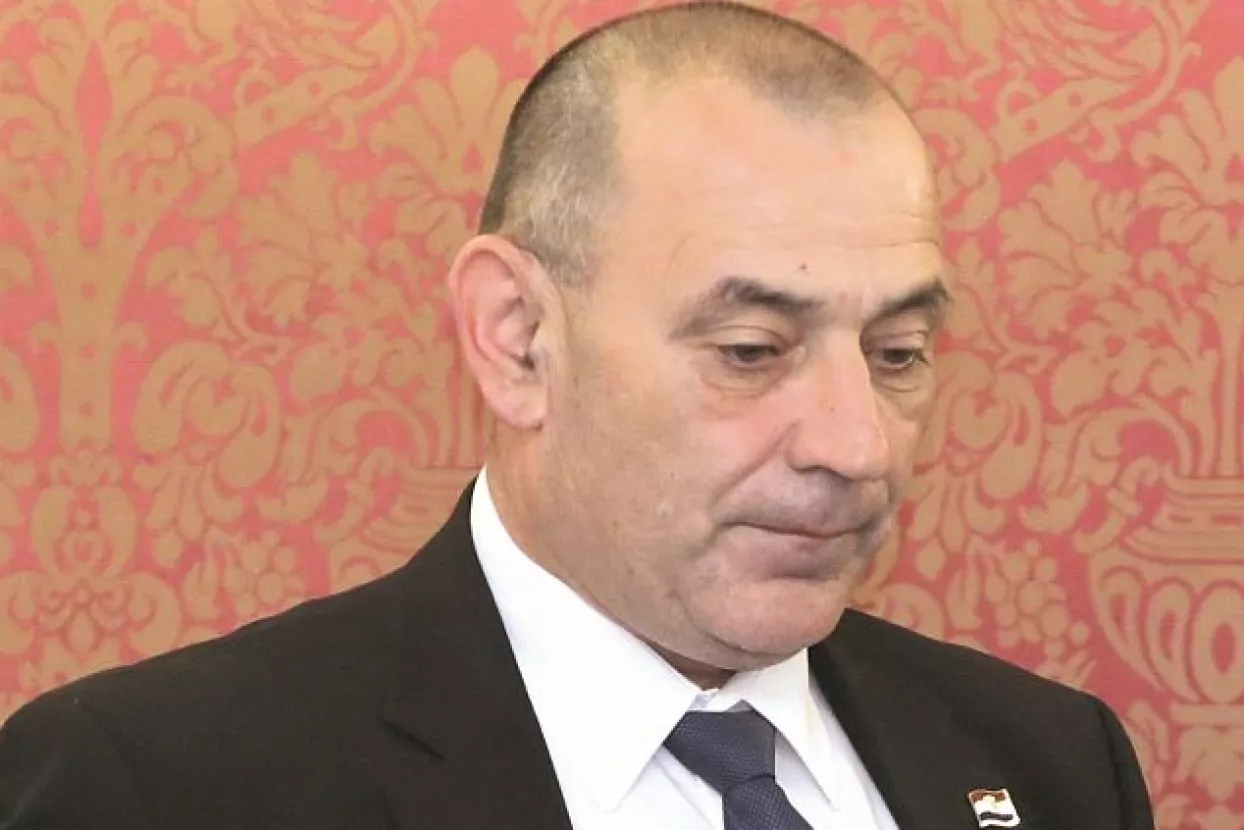 Više automobila nego ratnih invalida