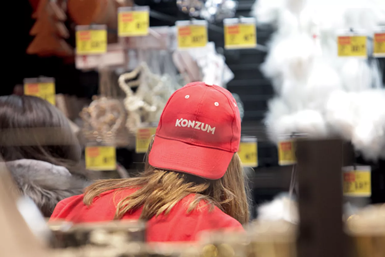 Konzum zapo&scaron;ljava prodavače, skladi&scaron;tare, mesare, kuhare..., redovite plaće zajamčene