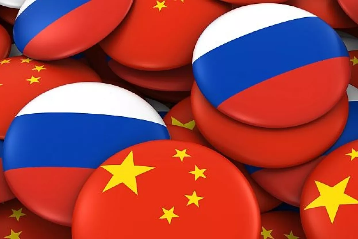 Rusija i Kina razgovaraju o povezivanju platnih sustava, 'oslobađanju' od dolara