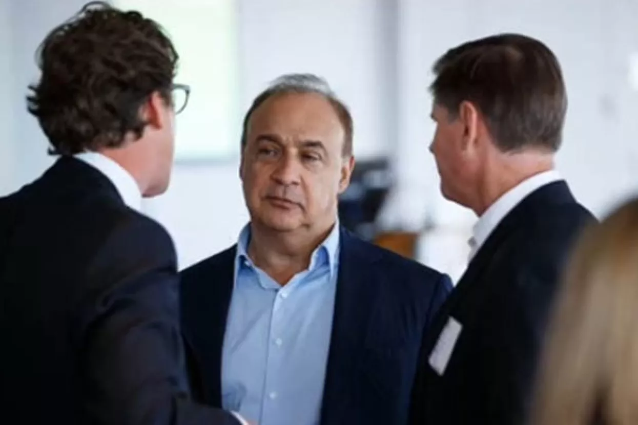 Milijarder Blavatnik razmatra kupnju značajnog udjela u Tevi